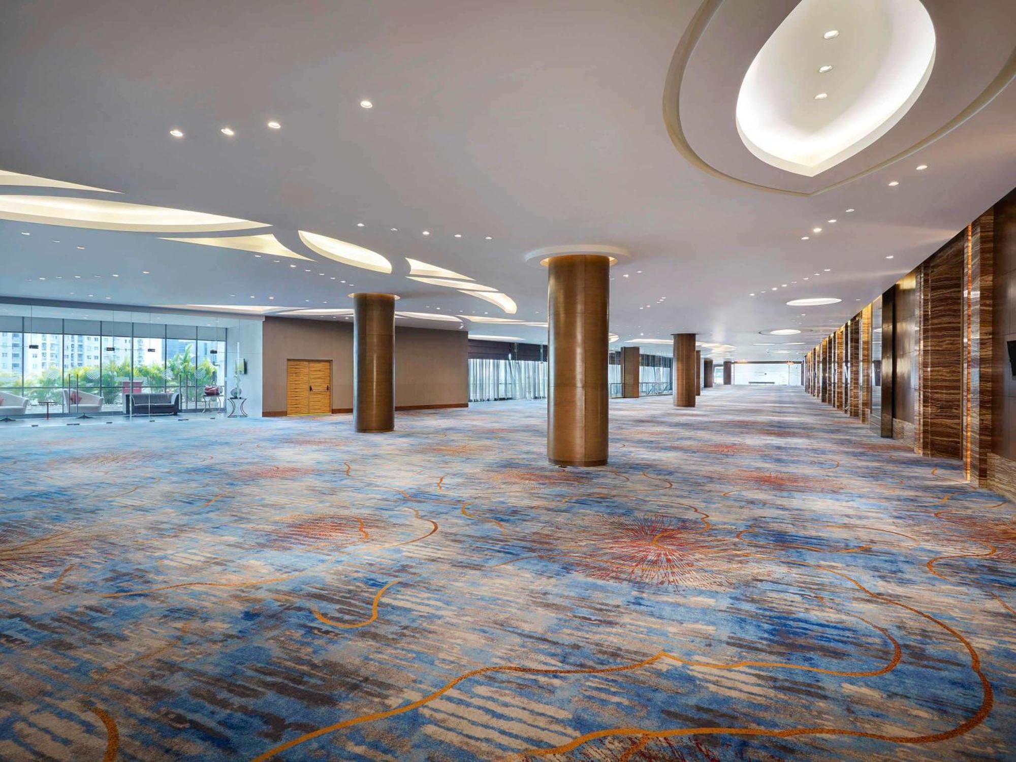 Pullman Jakarta Central Park Екстер'єр фото The interior of the National Convention Centre