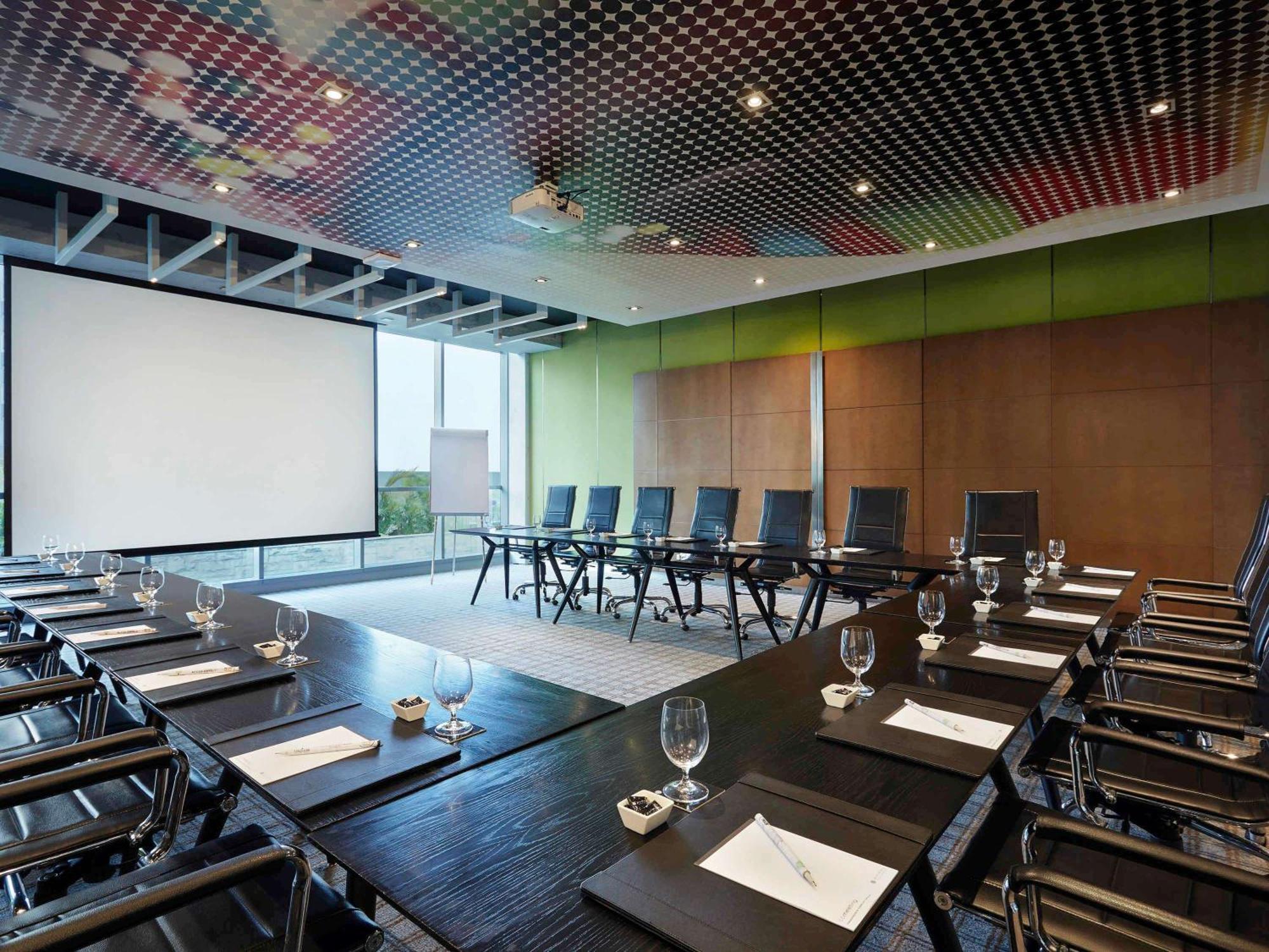 Pullman Jakarta Central Park Екстер'єр фото Meeting room