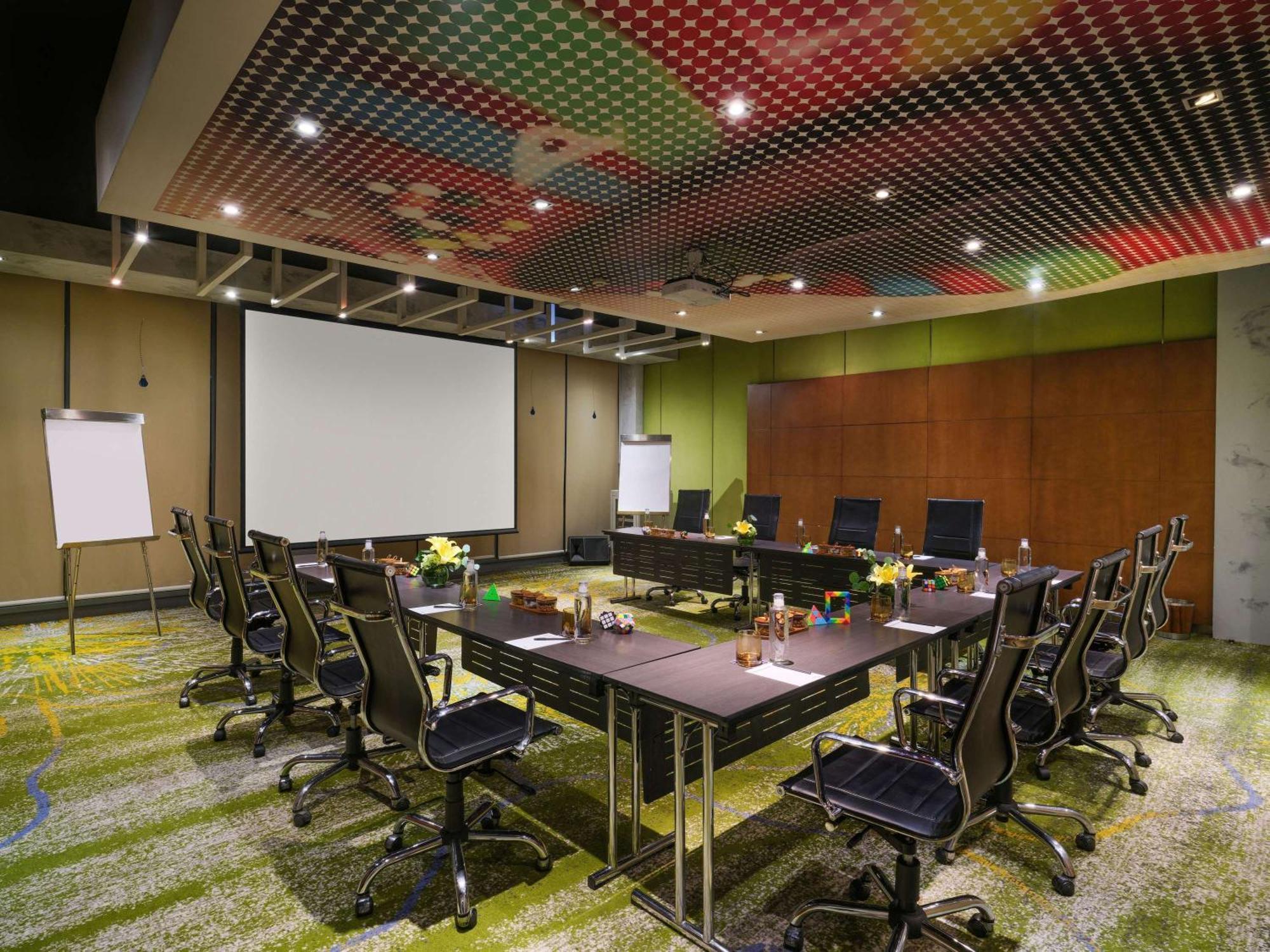 Pullman Jakarta Central Park Екстер'єр фото Meeting room