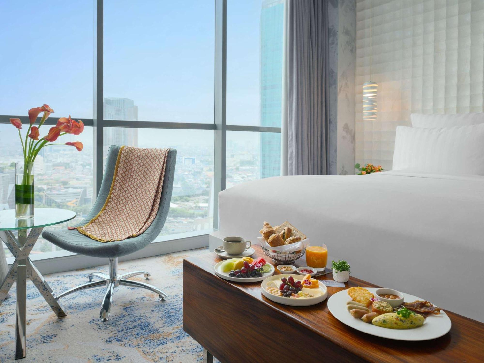 Pullman Jakarta Central Park Екстер'єр фото A suite at the hotel