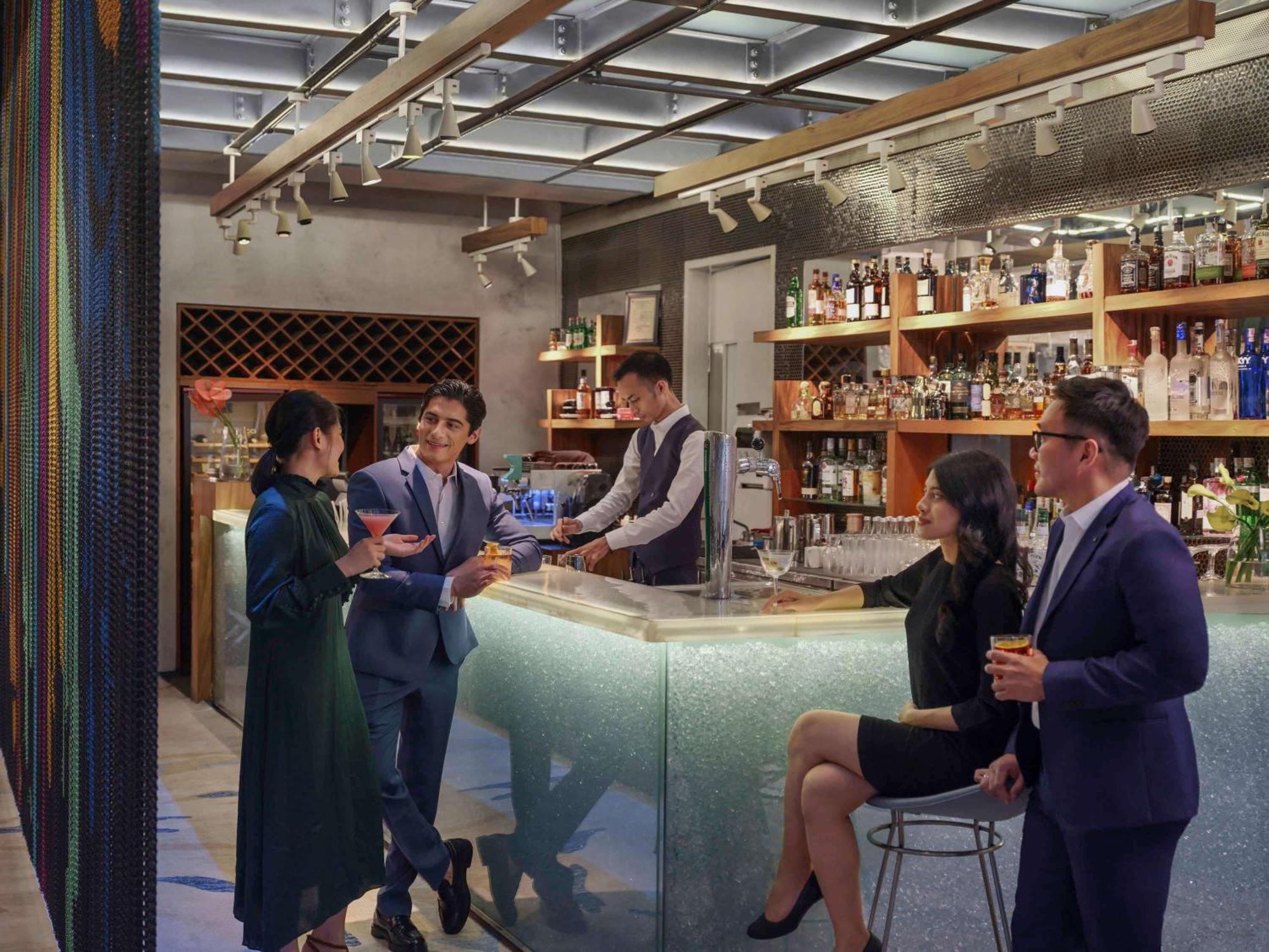 Pullman Jakarta Central Park Екстер'єр фото The bar at the lounge