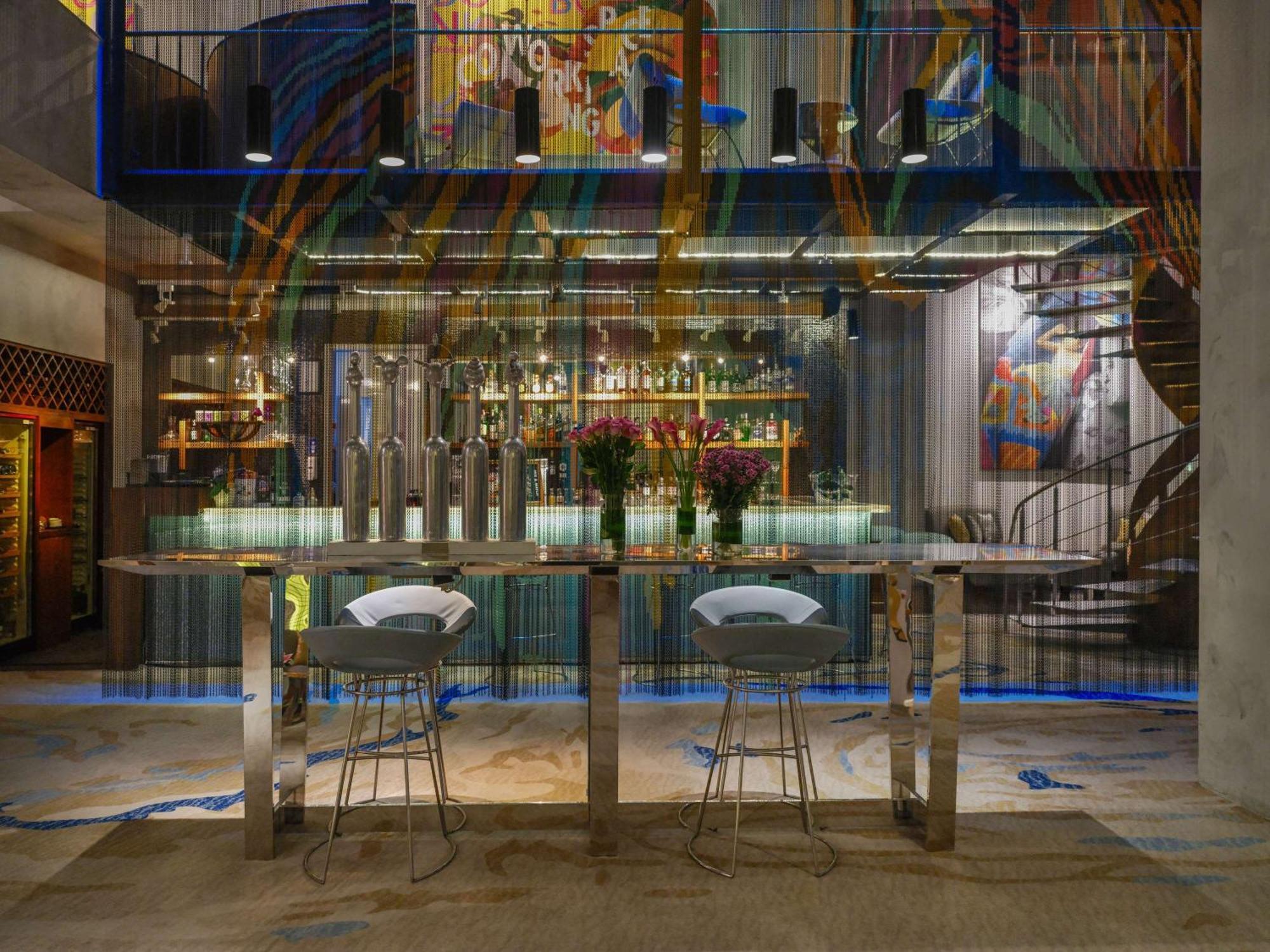 Pullman Jakarta Central Park Екстер'єр фото The bar at the hotel