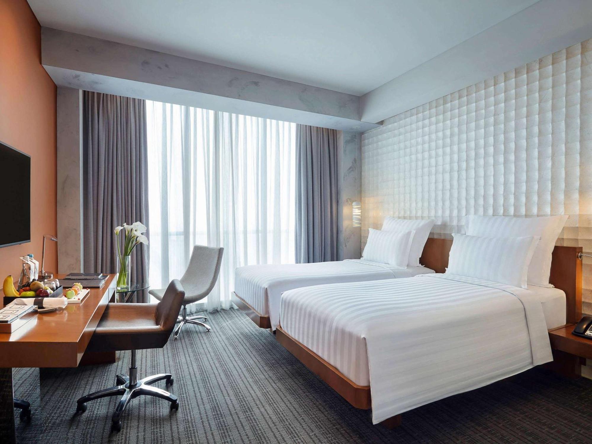 Pullman Jakarta Central Park Екстер'єр фото