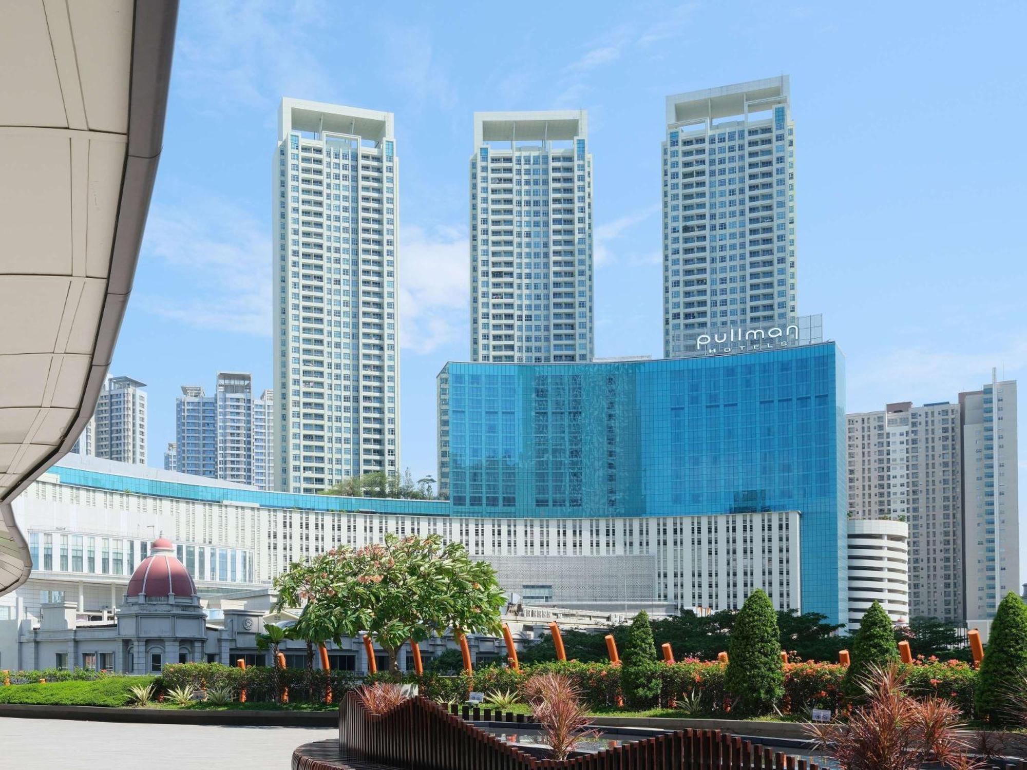 Pullman Jakarta Central Park Екстер'єр фото The complex in 2016